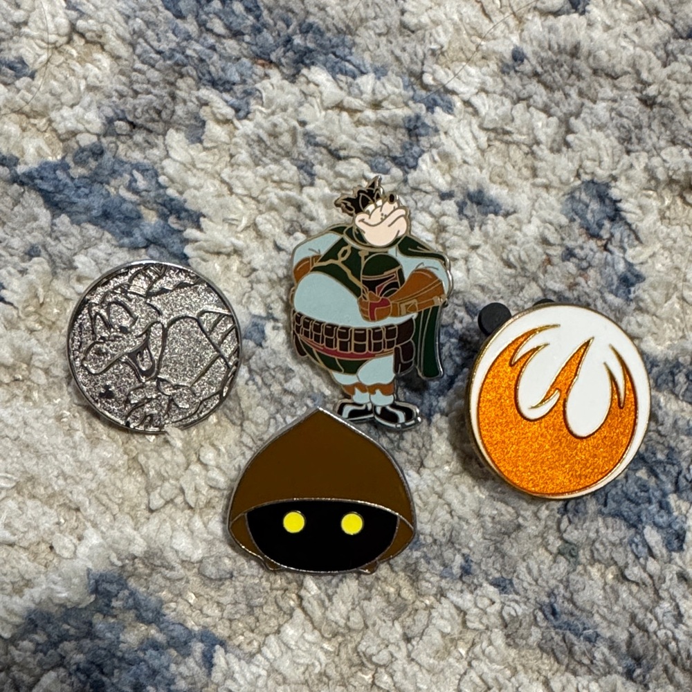 Set a four Disney World trading Pins